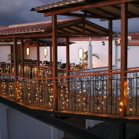 Hospederia Villa De Los Saenz บียาเดเลย์บา ภายนอก รูปภาพ