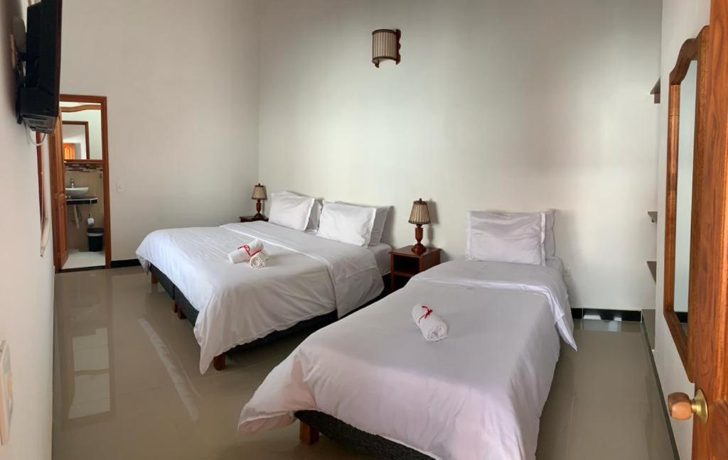 Hospederia Villa De Los Saenz บียาเดเลย์บา ภายนอก รูปภาพ