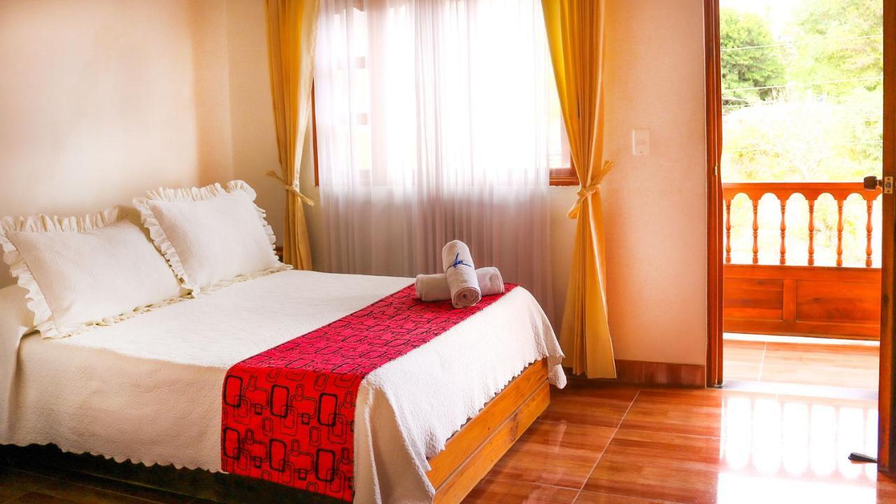 Hospederia Villa De Los Saenz บียาเดเลย์บา ภายนอก รูปภาพ