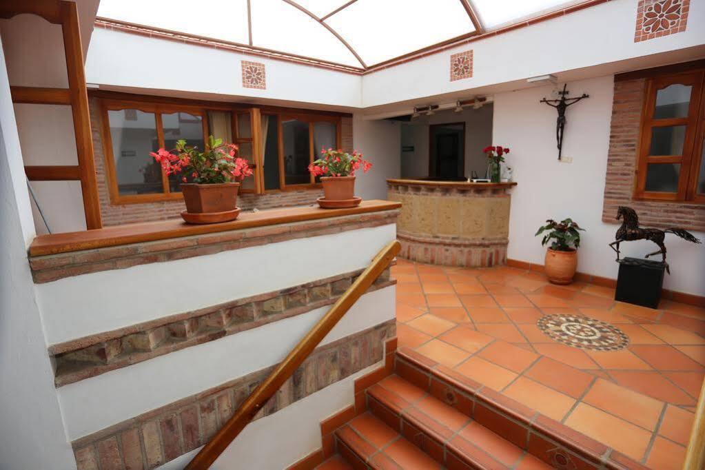 Hospederia Villa De Los Saenz บียาเดเลย์บา ภายนอก รูปภาพ
