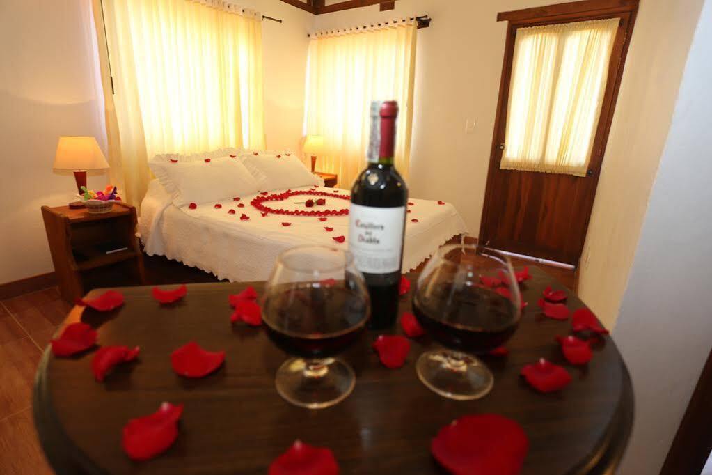 Hospederia Villa De Los Saenz บียาเดเลย์บา ภายนอก รูปภาพ